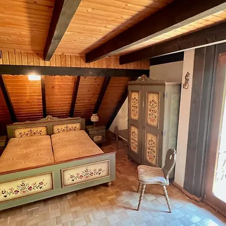 Holiday home Rudi's Dachwohnung, Unterhalb Der Kreuzkopfschanze